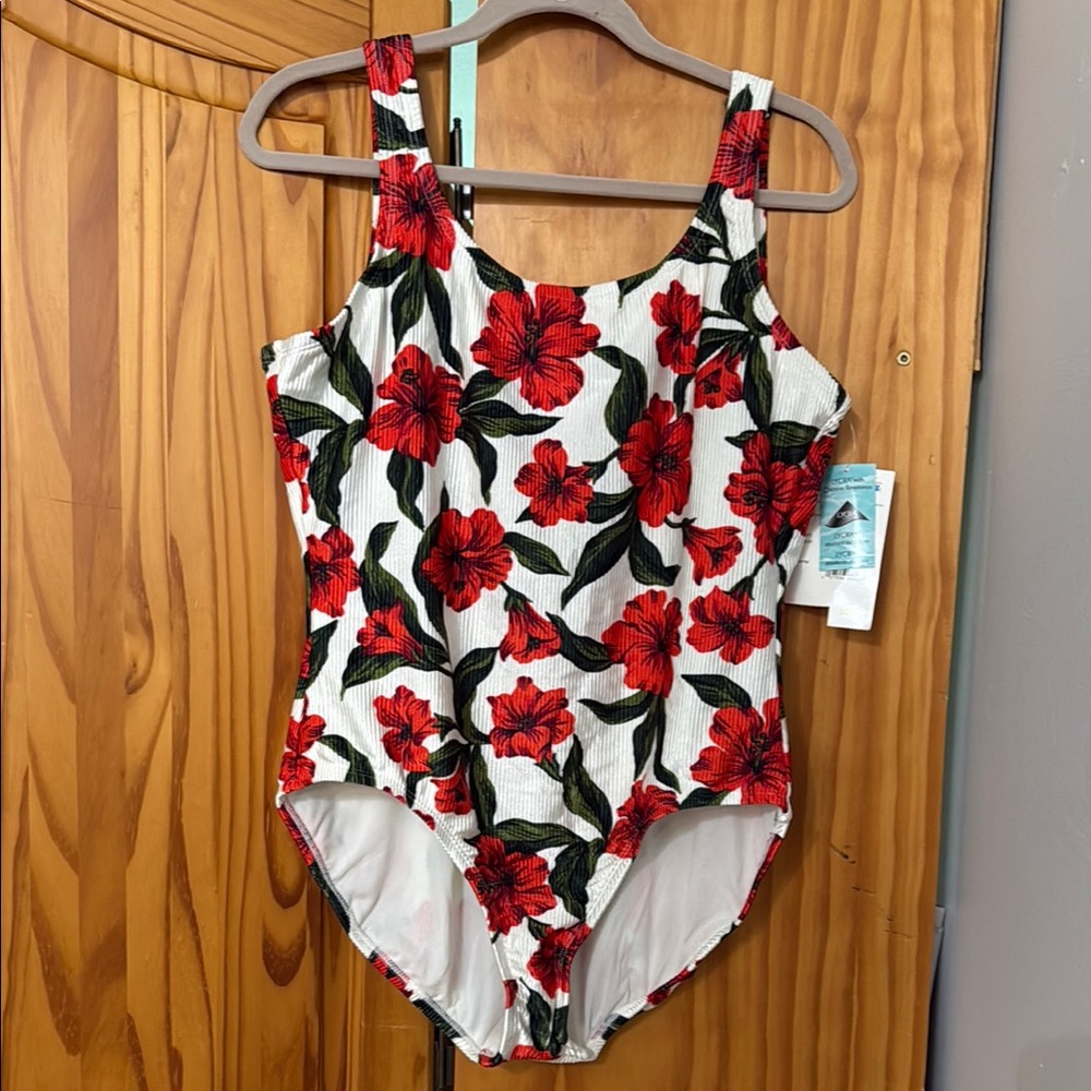NWT CATALINA RIBBED FLORAL SWIMSUIT WOMENS PLUS 3X RED CREAM GREEN ONE PIECE